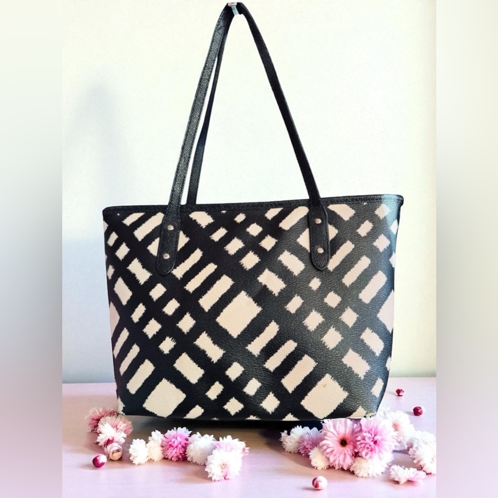 Coach Black and Cream Patterned Tote - Picture 5 of 16
